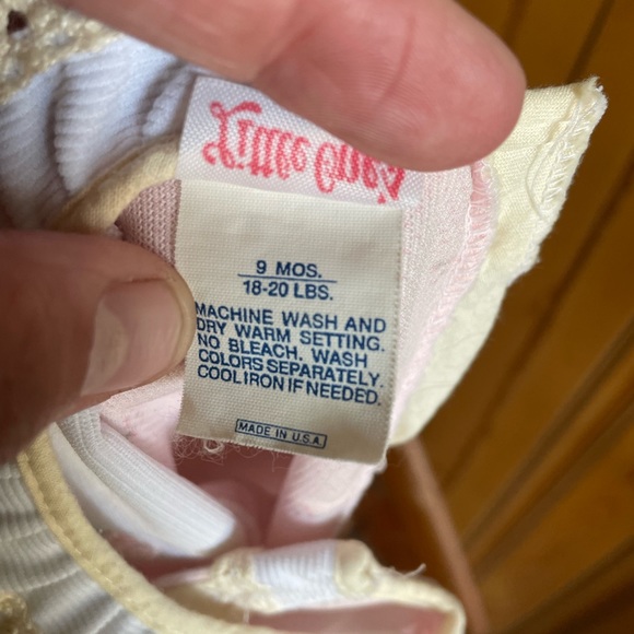 Vintage Little Ones one pc. Floral Romper, size 9 mos. - Picture 5 of 6